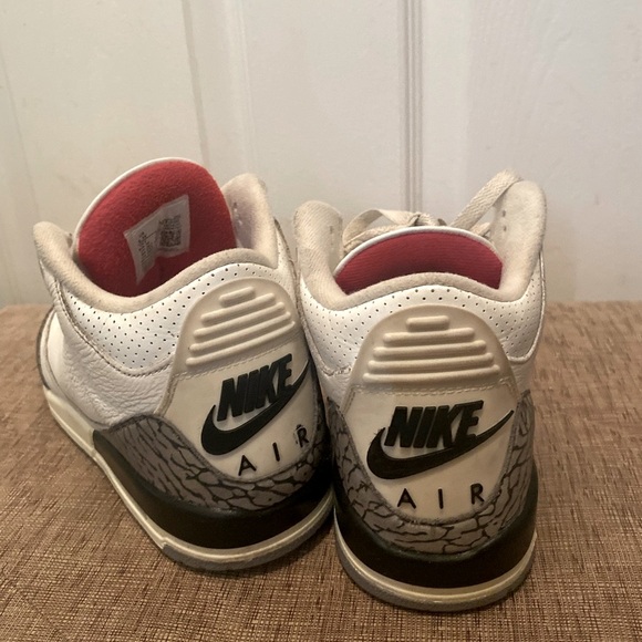 Air Jordan retro 3 White cement ladies or Boys size 6.5 Y - Picture 5 of 6